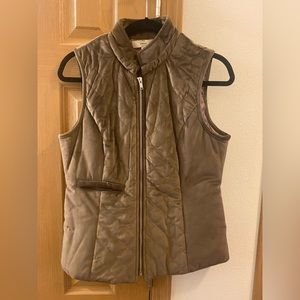 Entro quilted velvet vest